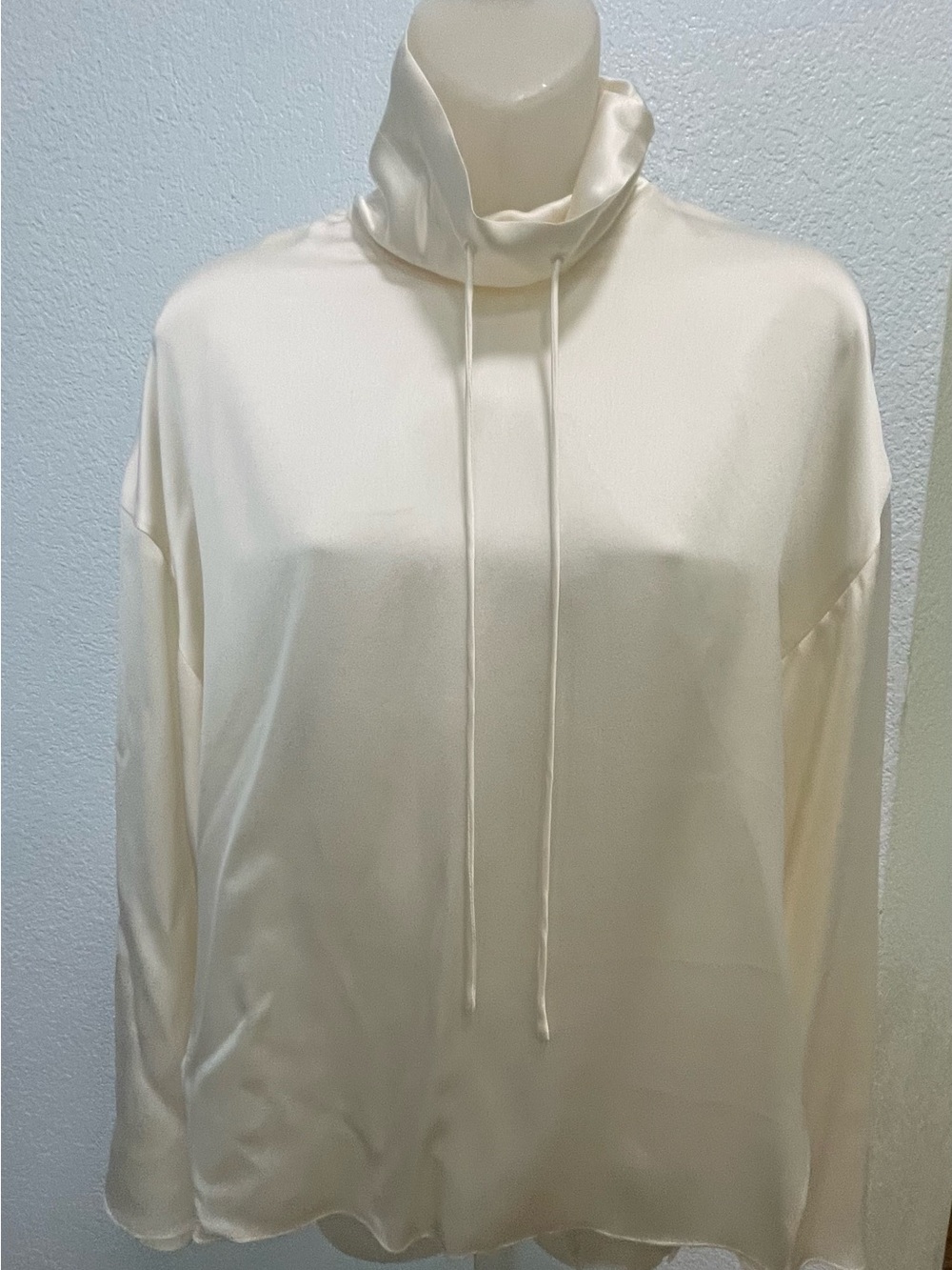 NWT Vince Cream Ivory Silk Funnel Neck Blouse Top Sz Small